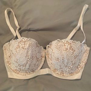 Victoria’s Secret lined balconet bra. Beautiful lace detailing! Size 32DD